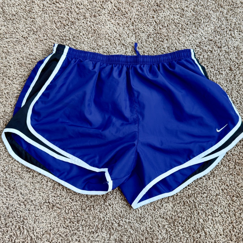 NIKE DRI FIT WOMENS ATHLETIC BRIEF LINED SHORTS PURPLE WHITE